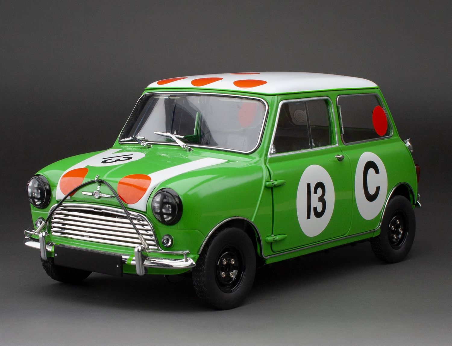 1:12 Sunstar - Morris Mini Cooper S #13 Winner Bathurst Gallaher 500 1966 R. Aaltonen - B. Holden