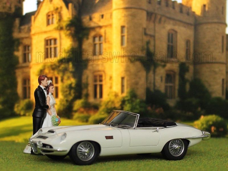 1:43 Matrix - 1964 Jaguar E-Type Frua Roadster Open Matrimonio Just Married Wedding *With 2 Figures*