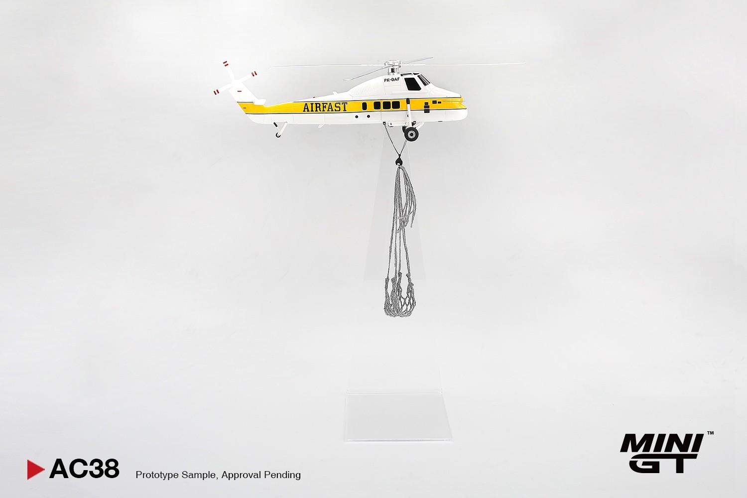 1:64 Mini GT - 1985 Sikorsky S58T Helicopter *Camel Trophy*