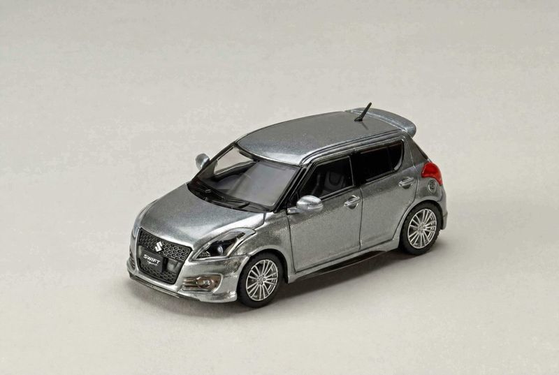 1:64 Hobby Japan - Suzuki Swift Sport ZC32S Genuine Aero Parts, premium silver metallic