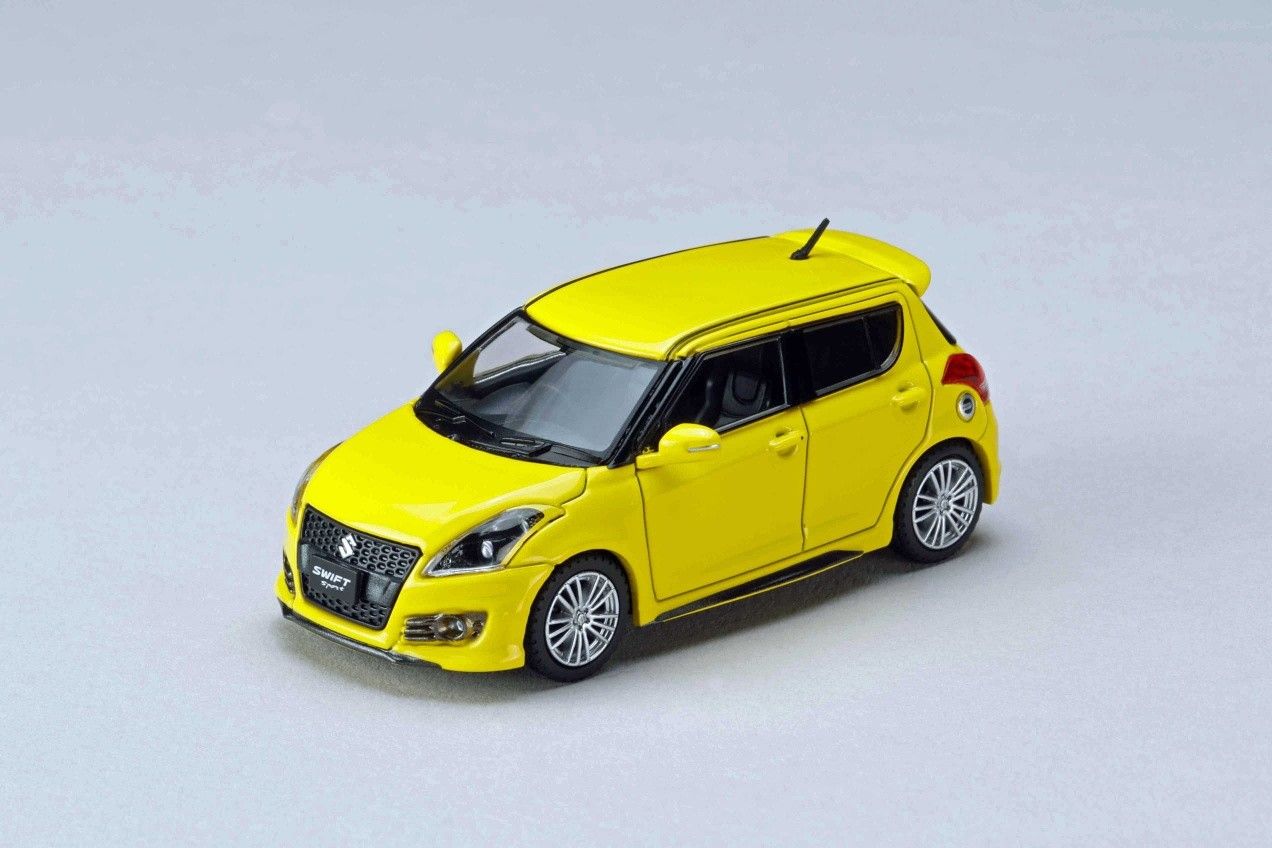 1:64 Hobby Japan - Suzuki Swift Sport ZC32S Genuine Aero Parts, champion yellow