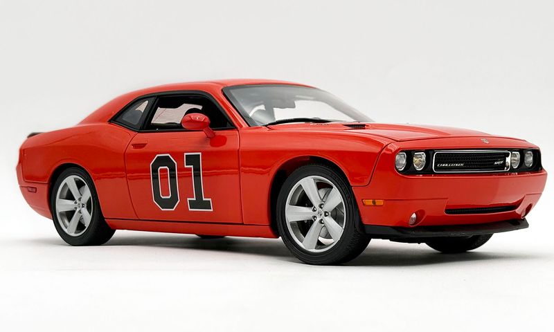 1:18 ACME - 2010 Dodge Challenger SRT8 - The General