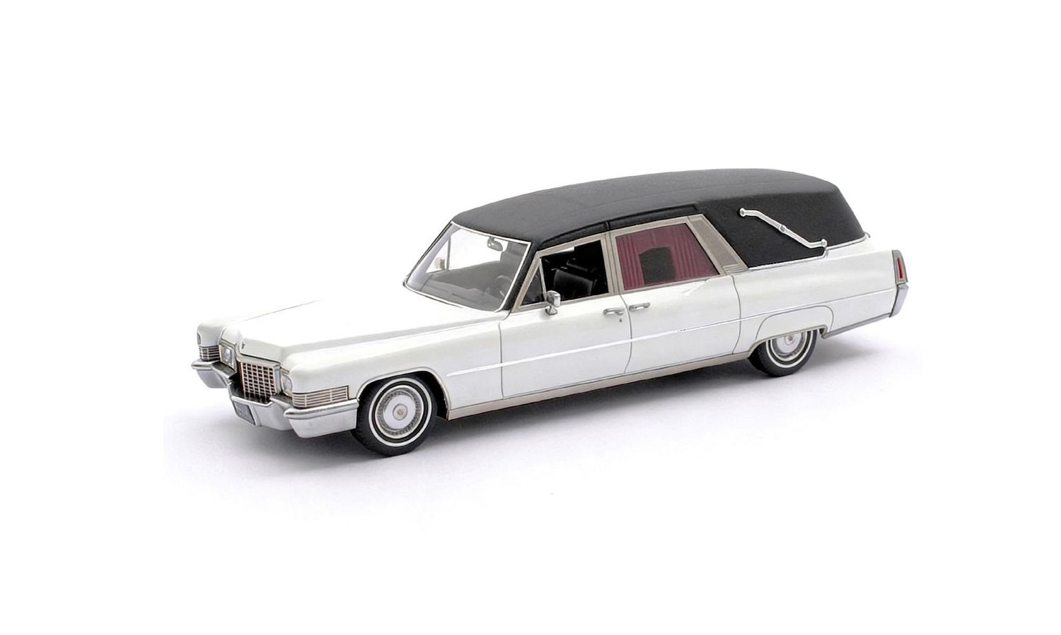 1:43 Matrix - Cadillac Superior Funeral car '70 white