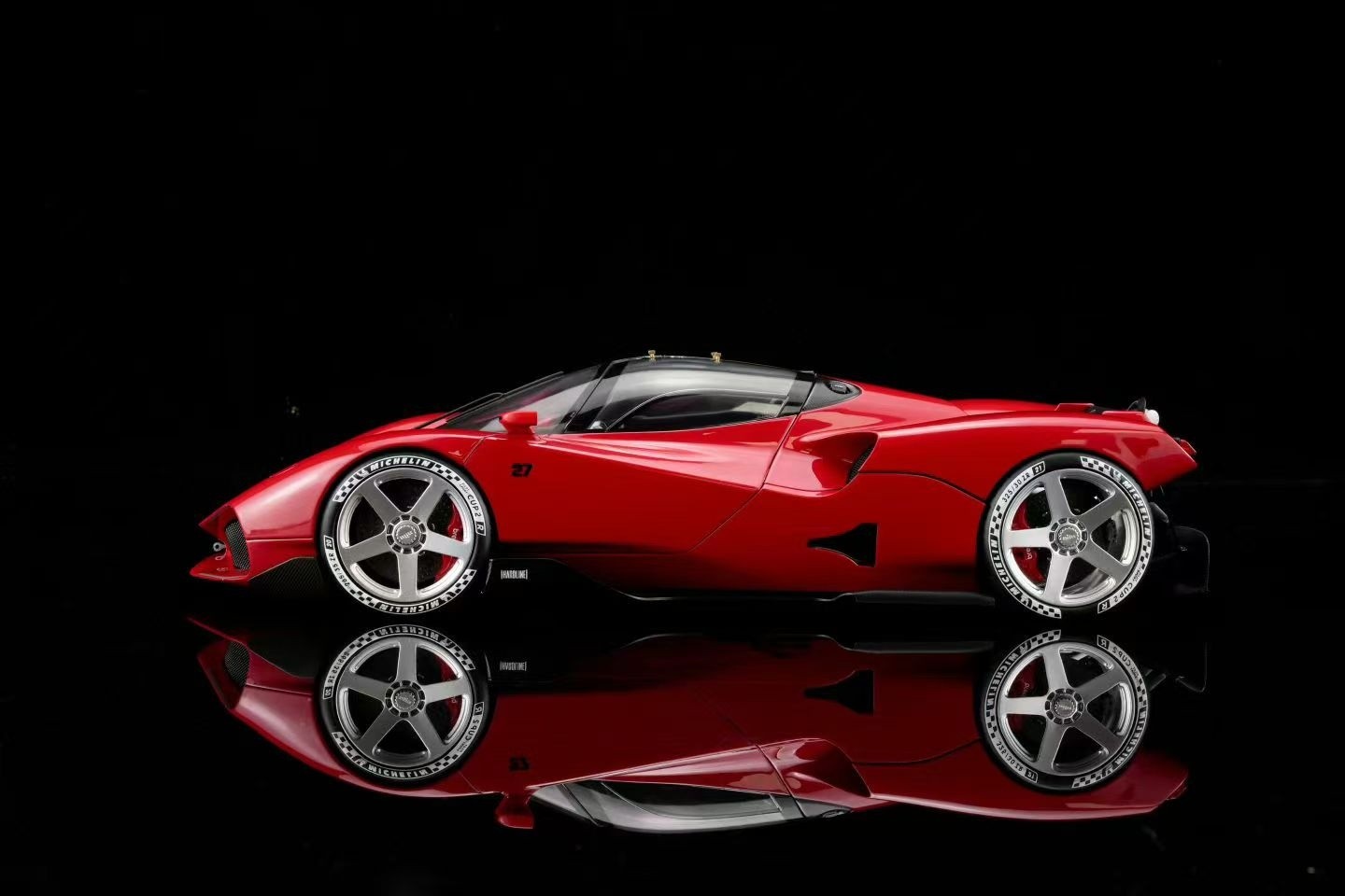 1:18 Motorhelix - 2024 Nilu Nilu27 V12 6.5L 1070hp Red