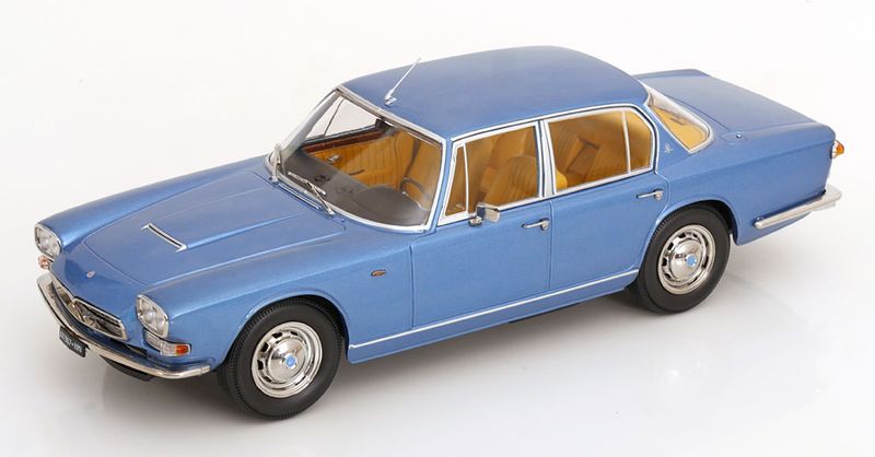1:18 KK Scale - Maserati Quattroporte I 1965 hellblau-metallic 1:18 KK Scale - Maserati Quattroporte I 1965 hellblau-metallic