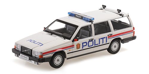 1:18 Minichamps - 1986 Volvo 740 GL Break Politi Norway