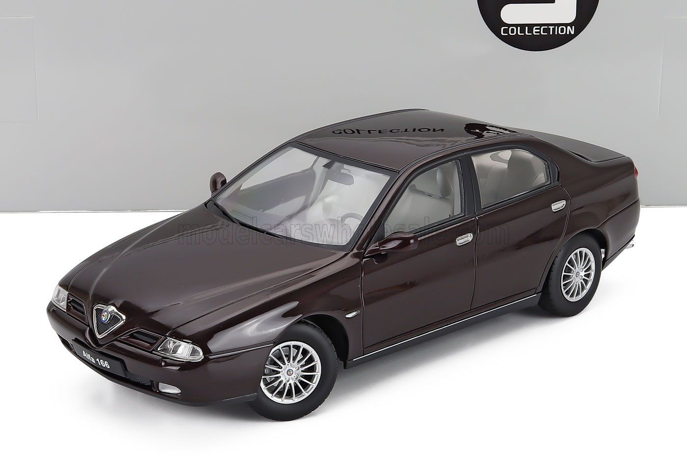 1:18 Triple9 - 1999 Alfa Romeo 166 Dark Red Metallic