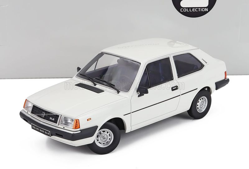 1:18 Triple9 - 1982 Volvo 343 GLS White 1:18 Triple9 - 1982 Volvo 343 GLS White