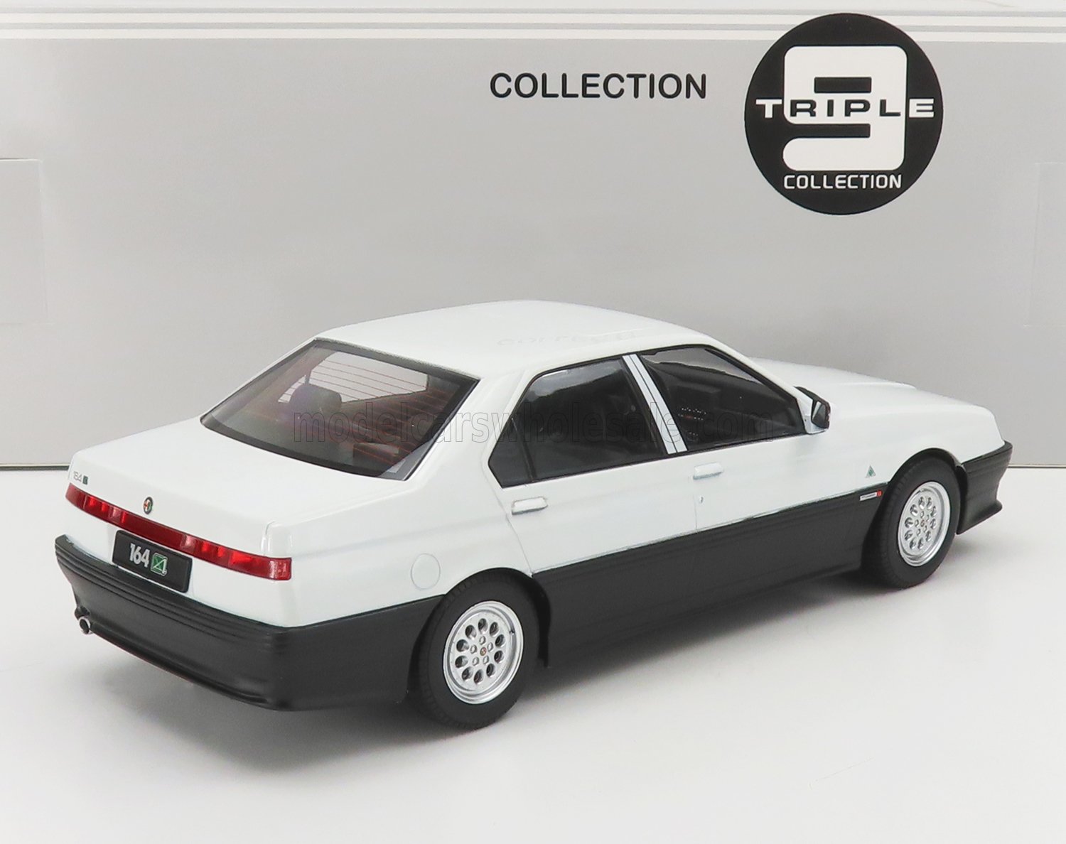 1:18 Triple9 - 1994 Alfa Romeo 164 Q4 White