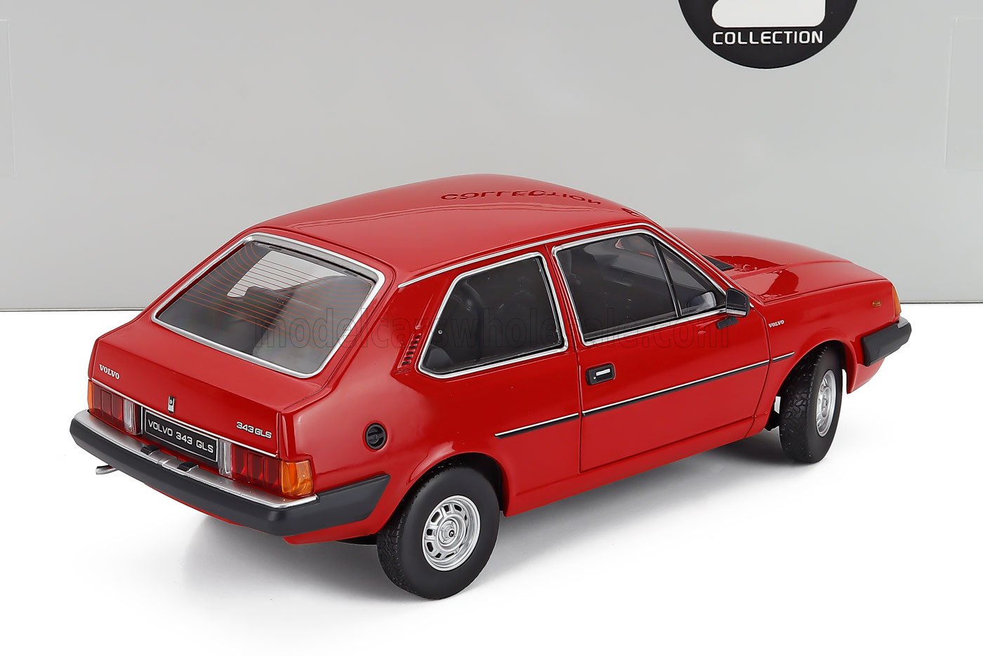1:18 Triple9 - 1982 Volvo 343 GLS Red