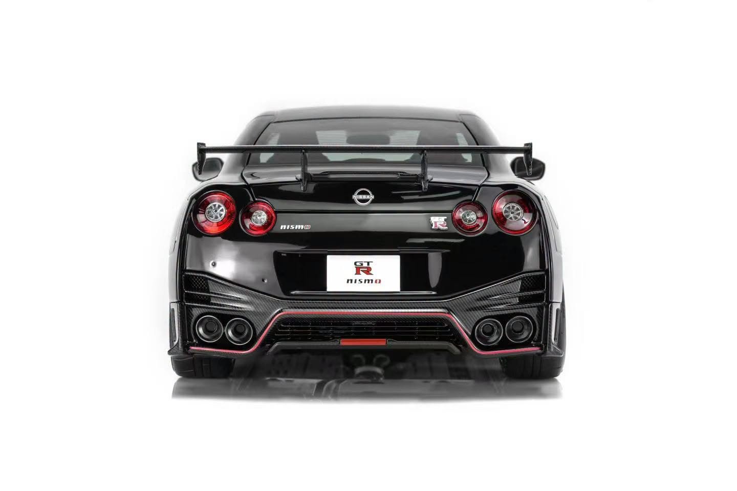 1:18 Motorhelix - 2022 Nissan GT-R Nismo (R35) Special Edition Meteor Flake Black Pearl