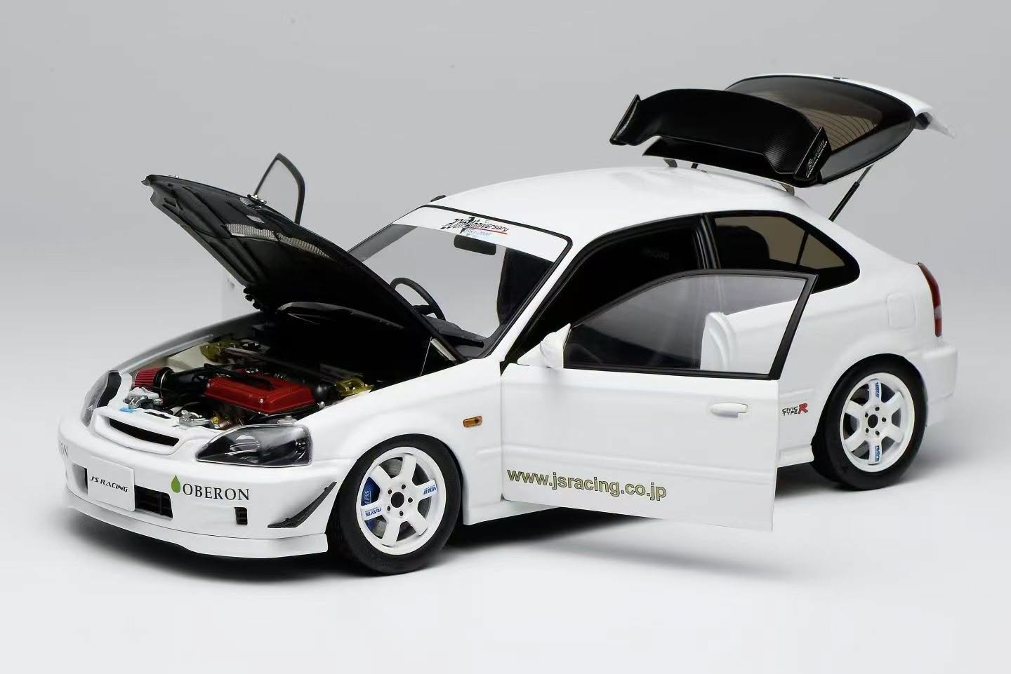 1:18 Motorhelix - 2001 Honda Civic Type R (EK9) J's Racing Livery White Black