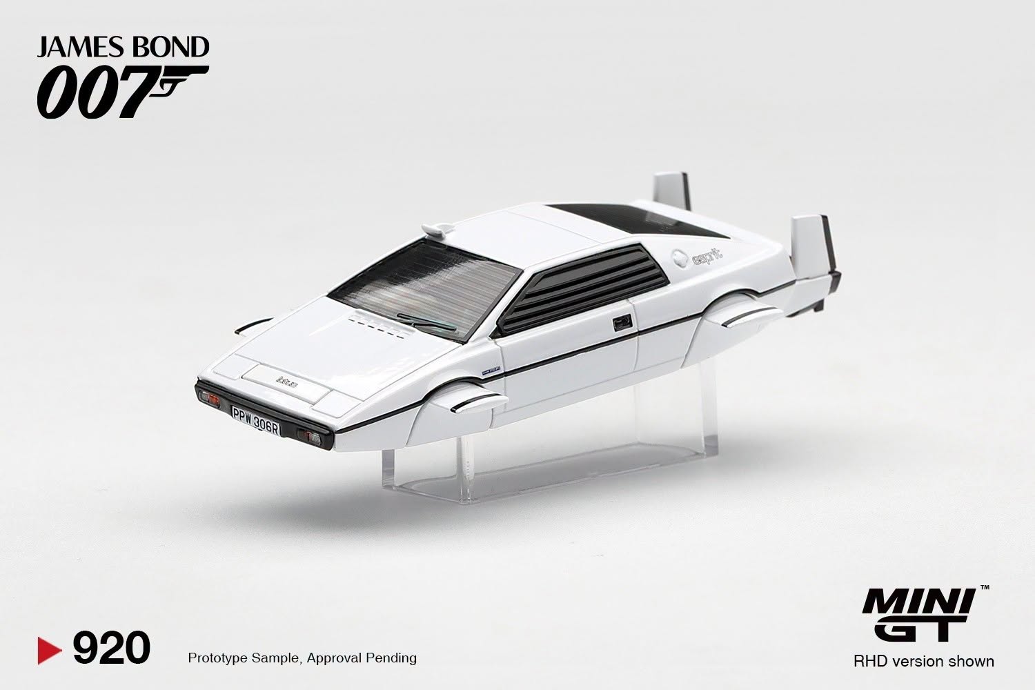 1:64 Mini GT - 1977 Lotus Esprit S1 *The Spy Who Loved Me* Italian Blister Packaging