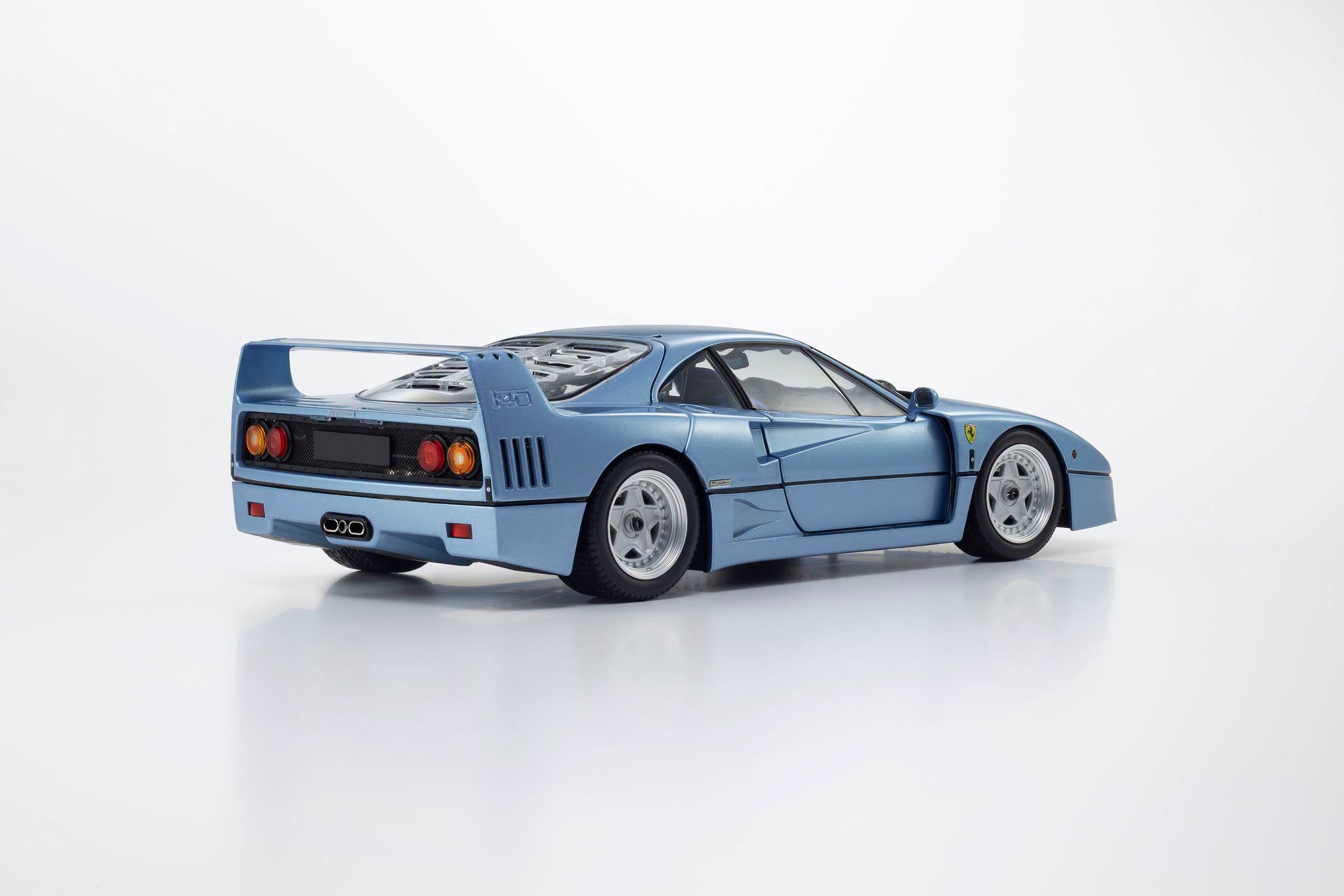 1:18 Kyosho - 1987 Ferrari F40 Light Blue