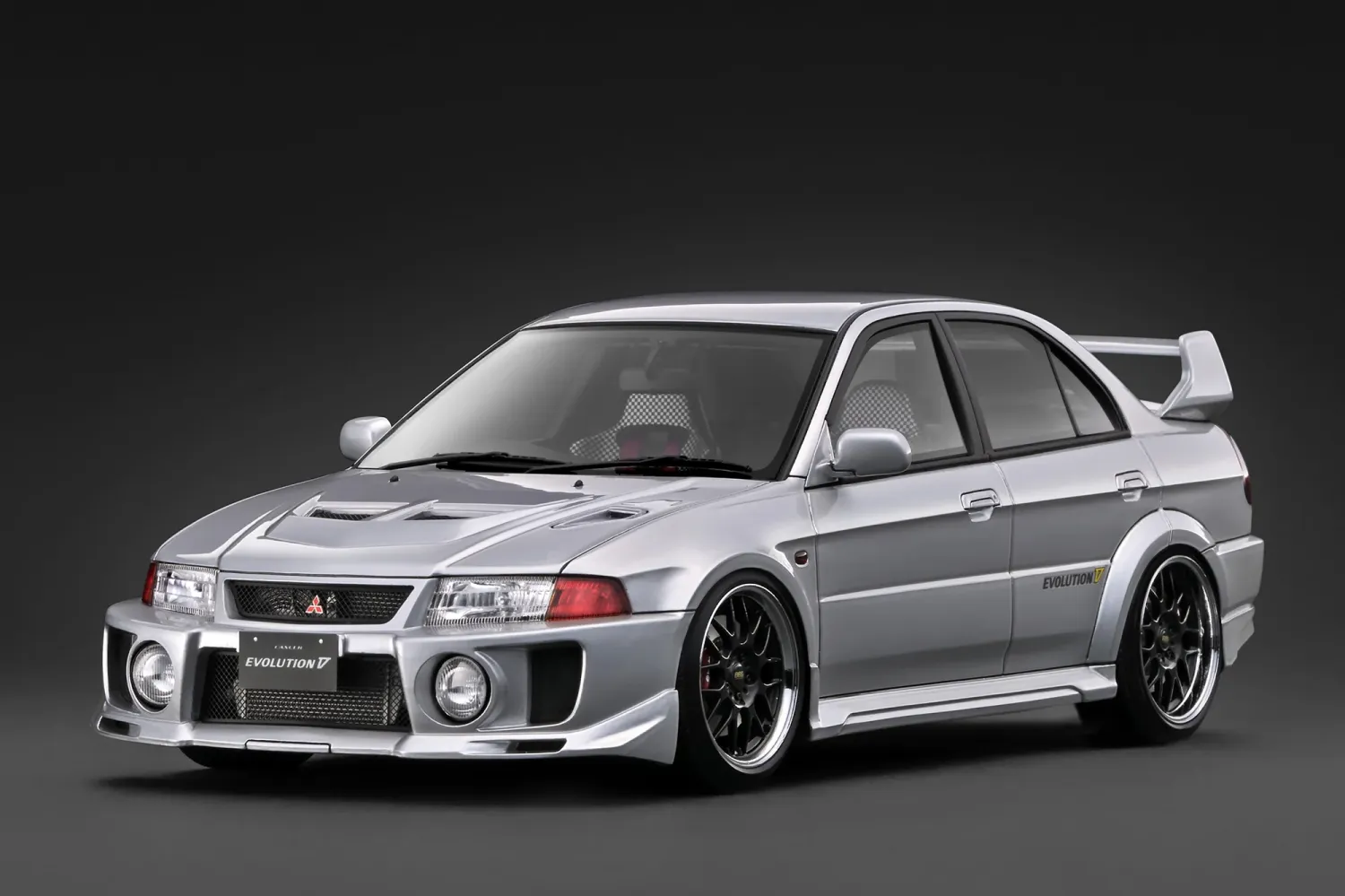 1:18 Ignition - Mitsubishi Lancer EVO V (CP9A), silver