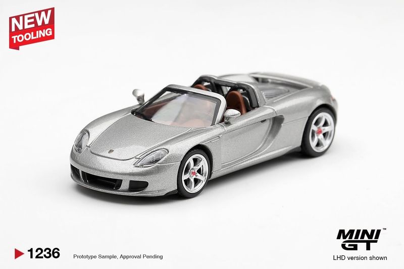 1:64 Mini GT - 2006 Porsche Carrera GT, silver metallic 1:64 Mini GT - 2006 Porsche Carrera GT, silver metallic