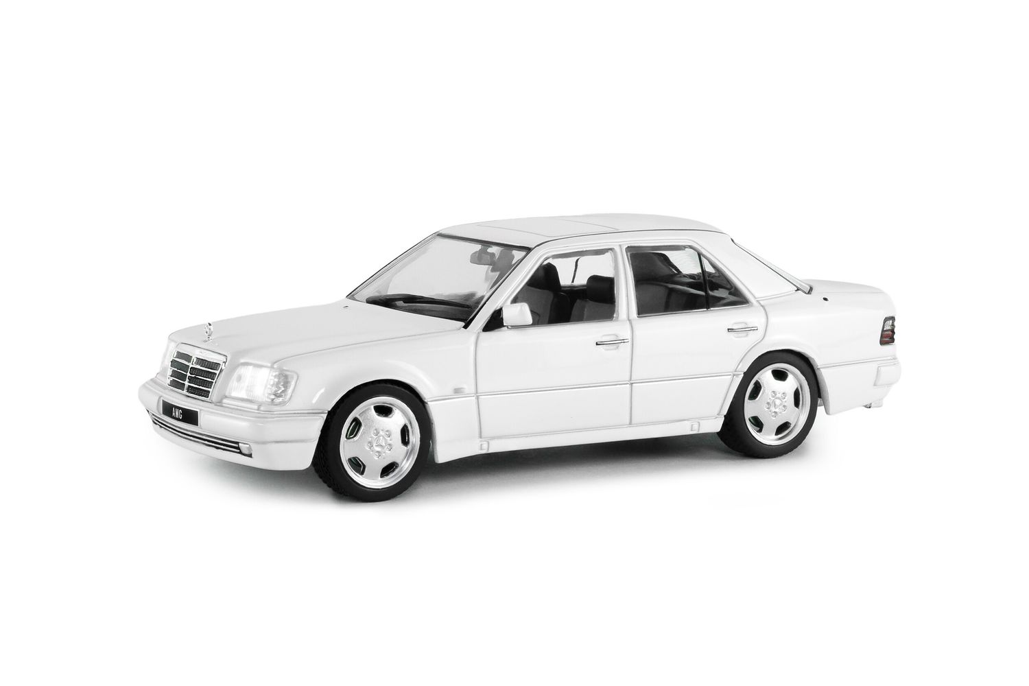 1:43 Solido - 1994 Mercedes-Benz (W124) E60 AMG White