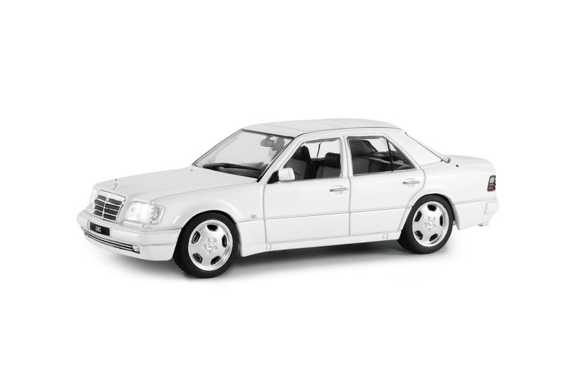 1:43 Solido - 1994 Mercedes-Benz (W124) E60 AMG White
