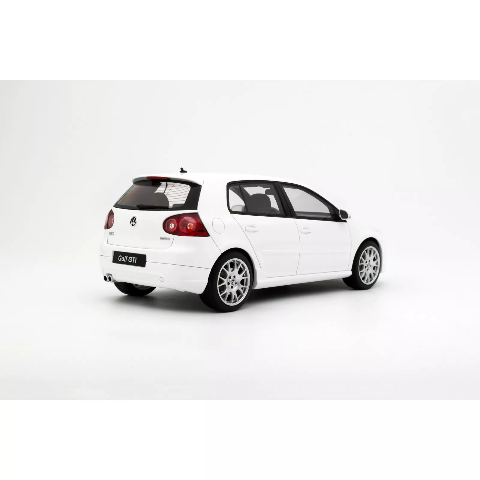 1:18 Otto Mobile - 2007 Volkswagen Golf V GTI White