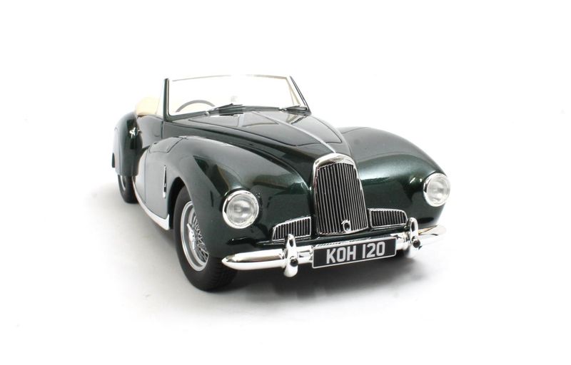 1:18 Cult Models - Aston Martin 2L Sports green metallic 1949 1:18 Cult Models - Aston Martin 2L Sports green metallic 1949