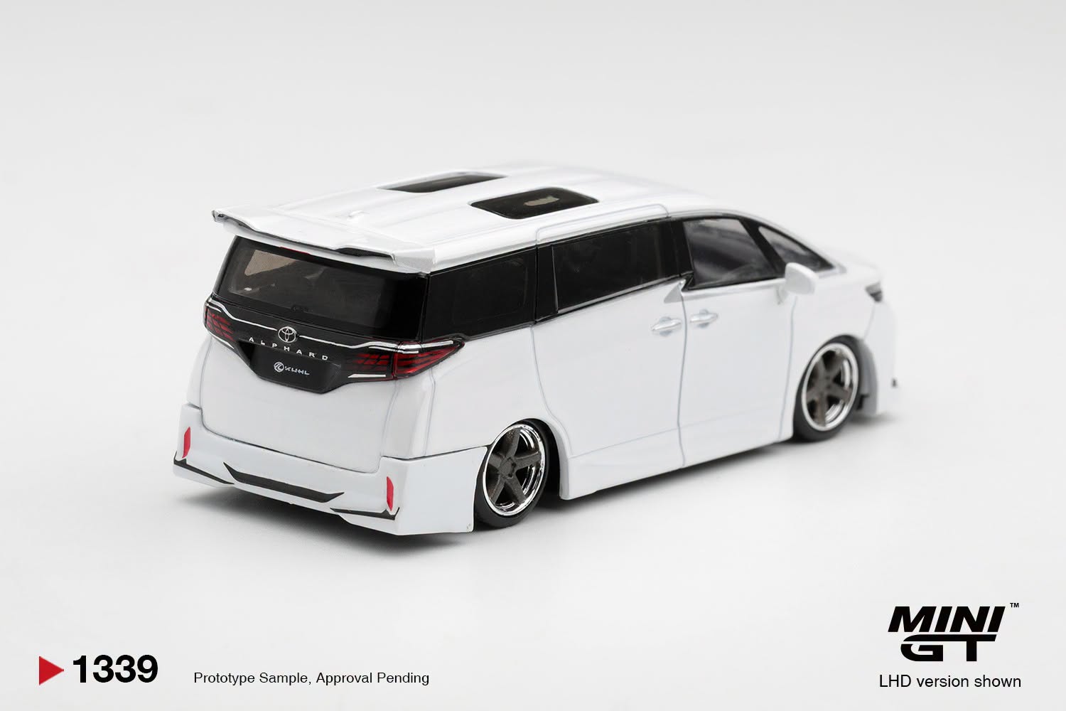 1:64 Mini GT - 2025 Toyota Alphard 40 Kuhl, white