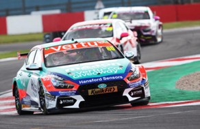 1:43 Spark - Hyundai i30 N Fastback #80 Team Vertu BTCC 2026 - T. Ingram