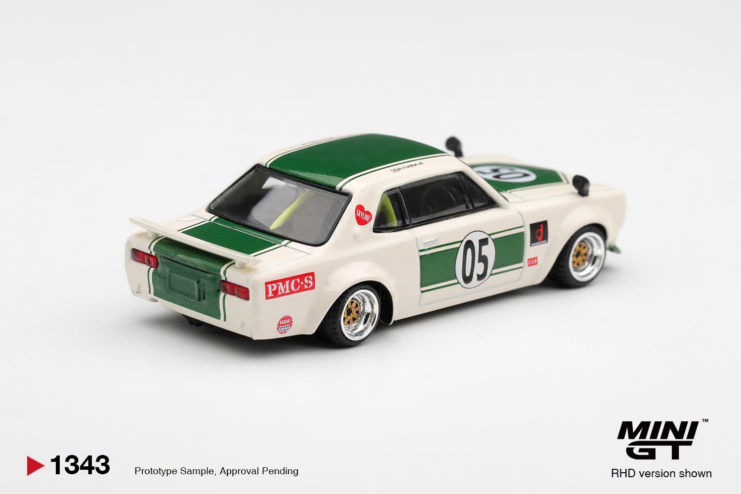 1:64 Mini GT - 1971 Nissan Skyline GT-R (KPGC10) LB-Works Hakosuka, white/green *Blister packaging*