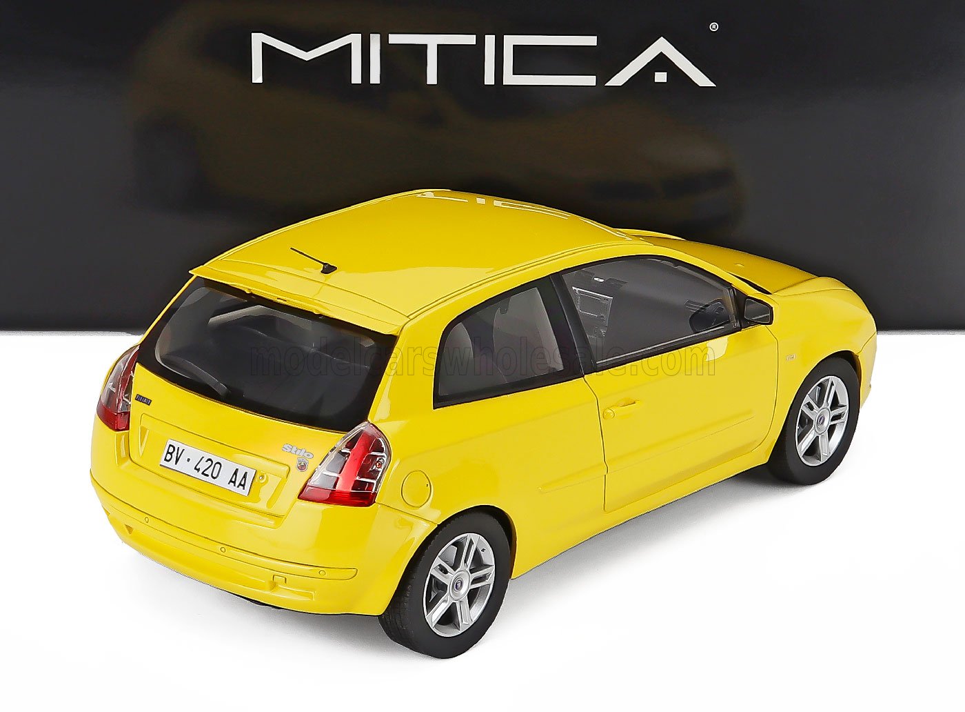 1:18 Mitica Resin - 2001 Fiat Stilo Abarth 2.4 20V Giallo Imola 507