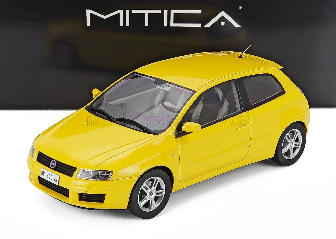 1:18 Mitica Resin - 2001 Fiat Stilo Abarth 2.4 20V Giallo Imola 507