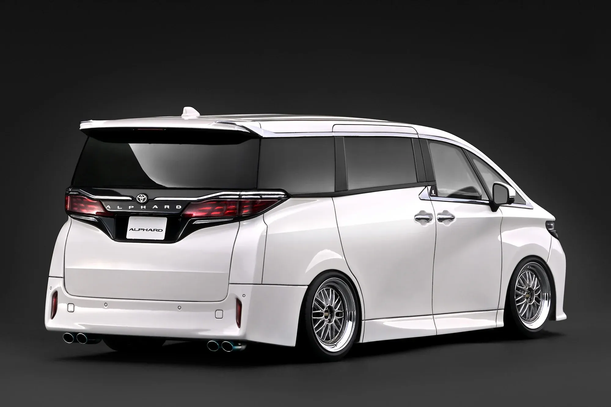1:18 Ignition - Toyota Alphard Z (H40W), pearl white