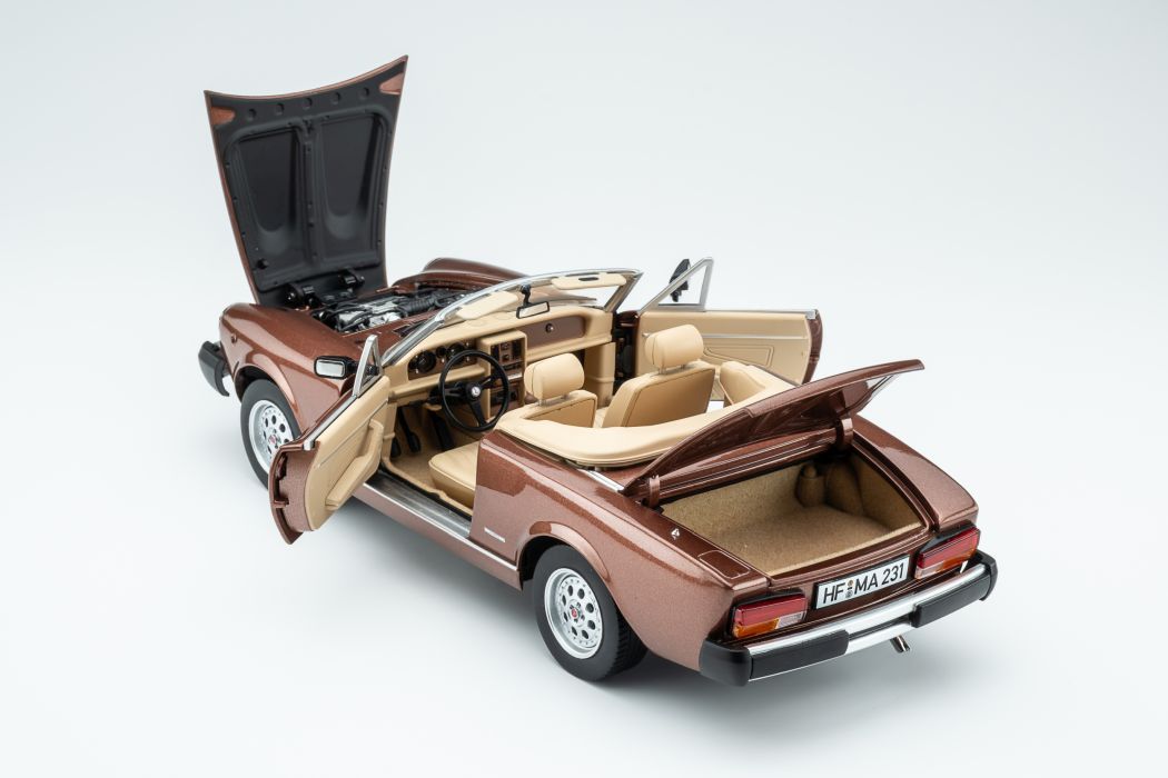 1:18 Touring Modelcars - Pininfarina Spidereuropa 1982 - marrone chiaro
