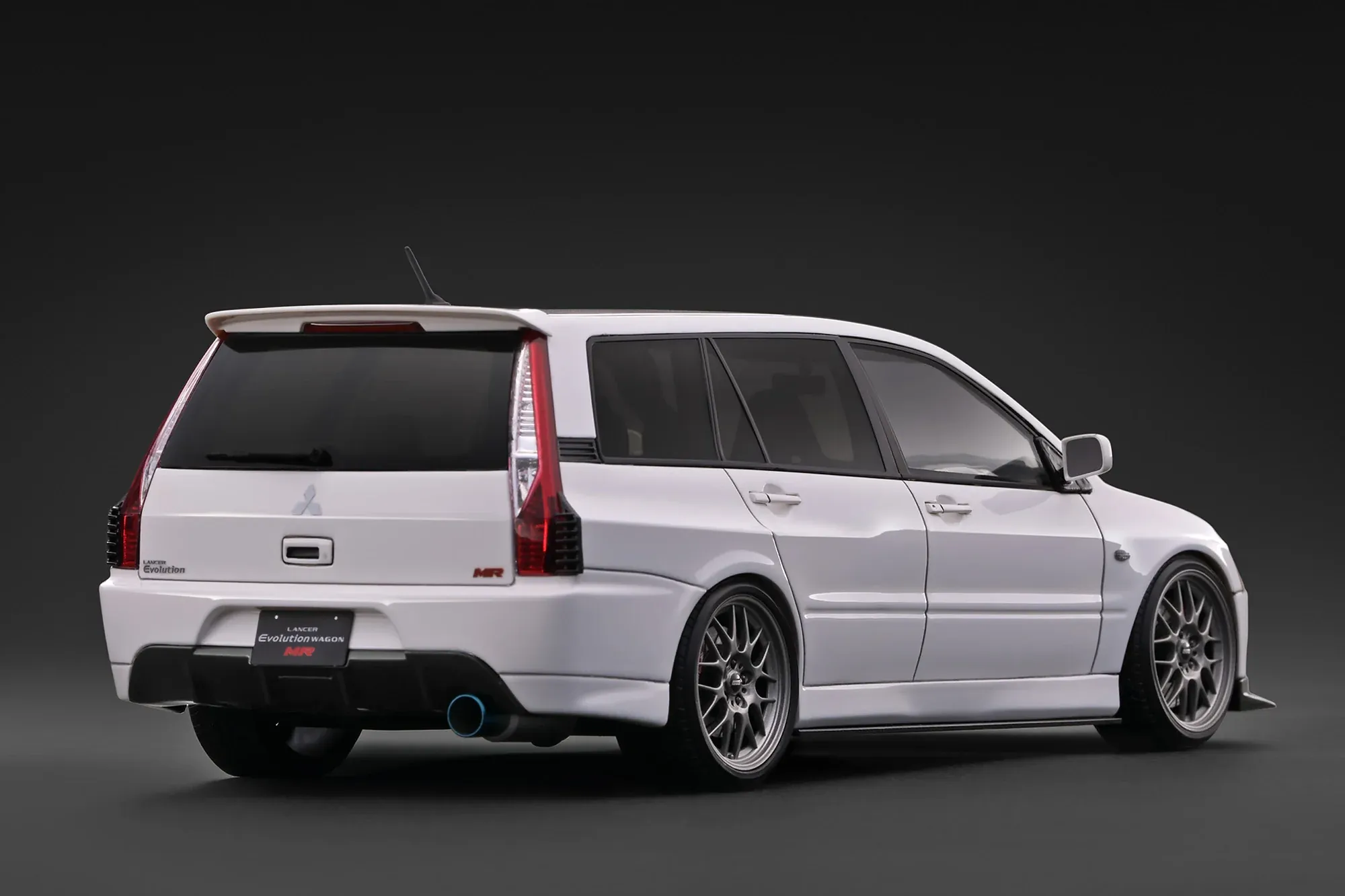 1:18 Ignition - Mitsubishi Lancer Evolution Wagon MR (CT9W), white