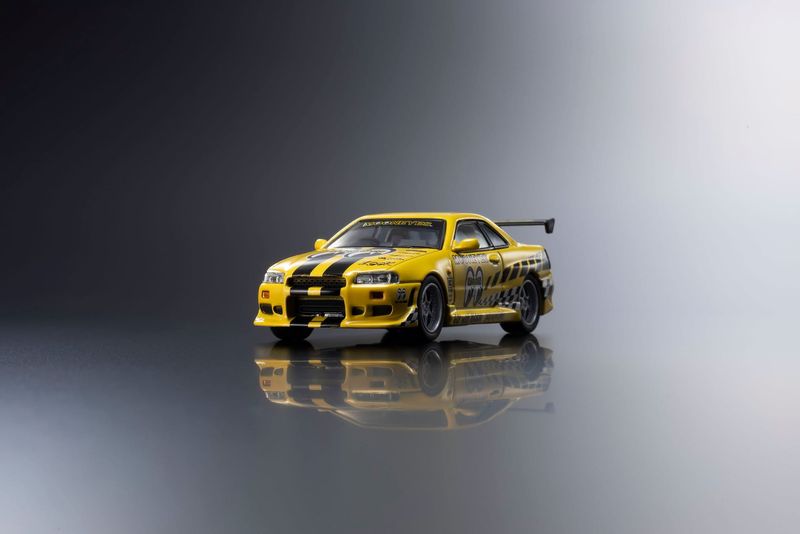 1:64 Kyosho - 2026 Nissan Skyline GT-R (R34) *Mooneyes 2 with Led*, yellow 1:64 Kyosho - 2026 Nissan Skyline GT-R (R34) *Mooneyes 2 with Led*, yellow