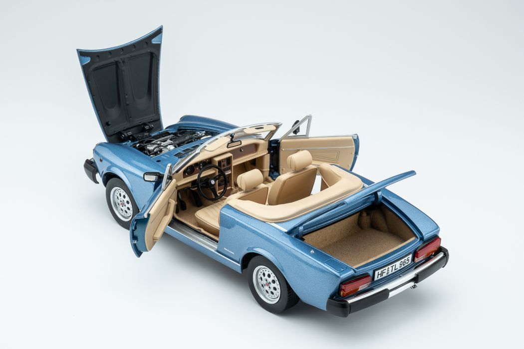 1:18 Touring Modelcars - Pininfarina Spidereuropa 1982 - azzuro metallic