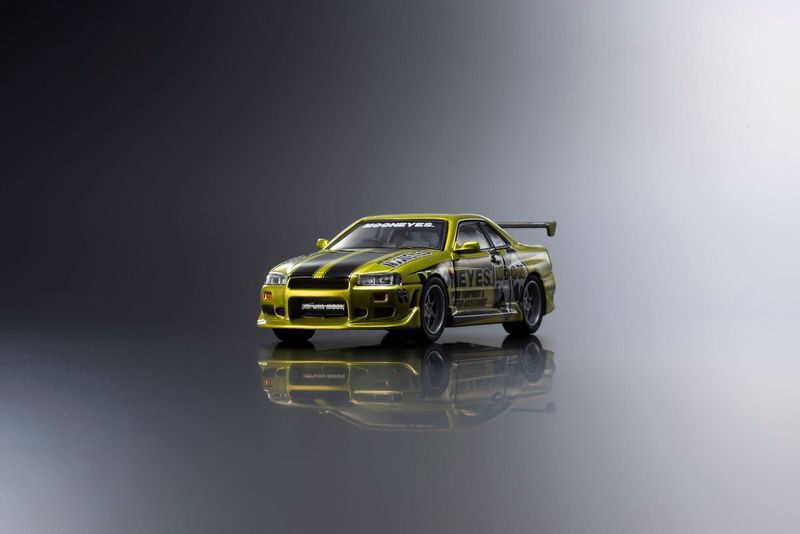 1:64 Kyosho - 2026 Nissan Skyline GT-R (R34) *Mooneyes 1 with Led*, yellow-green 1:64 Kyosho - 2026 Nissan Skyline GT-R (R34) *Mooneyes 1 with Led*, yellow-green