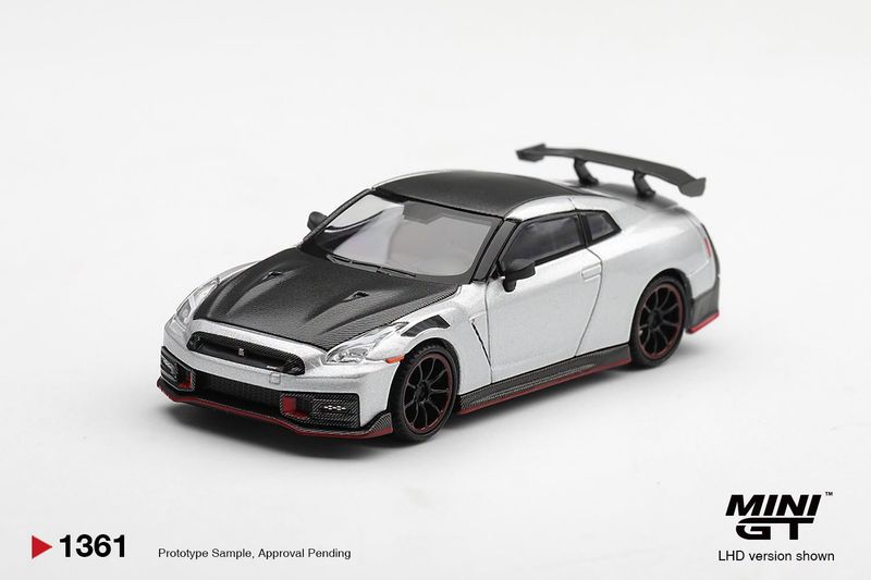 1:64 Mini GT - 2024 Nissan GT-R R35 Nismo, silver metallic 1:64 Mini GT - 2024 Nissan GT-R R35 Nismo, silver metallic