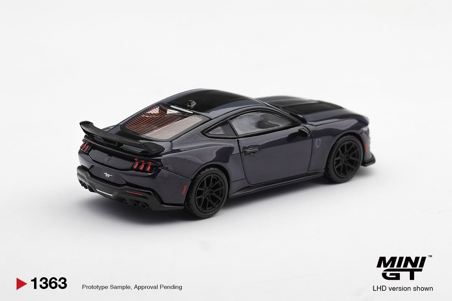 1:64 Mini GT - 2025 Ford Mustang Dark Horse, blue ember