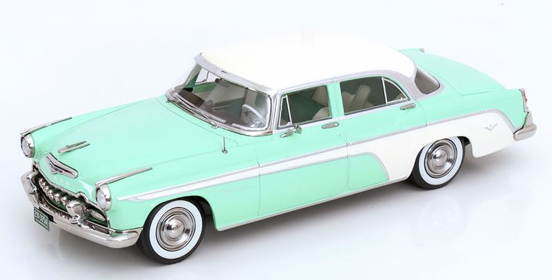 1:18 KK Scale - DeSoto Fireflite Sedan 1955 hellgrün/creme