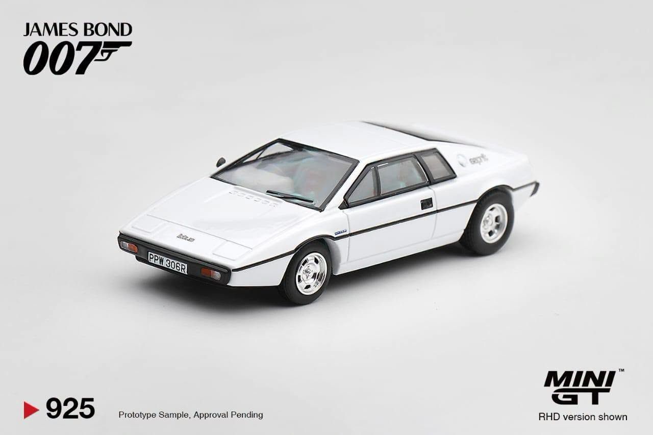 1:64 Mini GT - 1977 Lotus Esprit S1 *The Spy Who Loved Me* English Blister Packaging