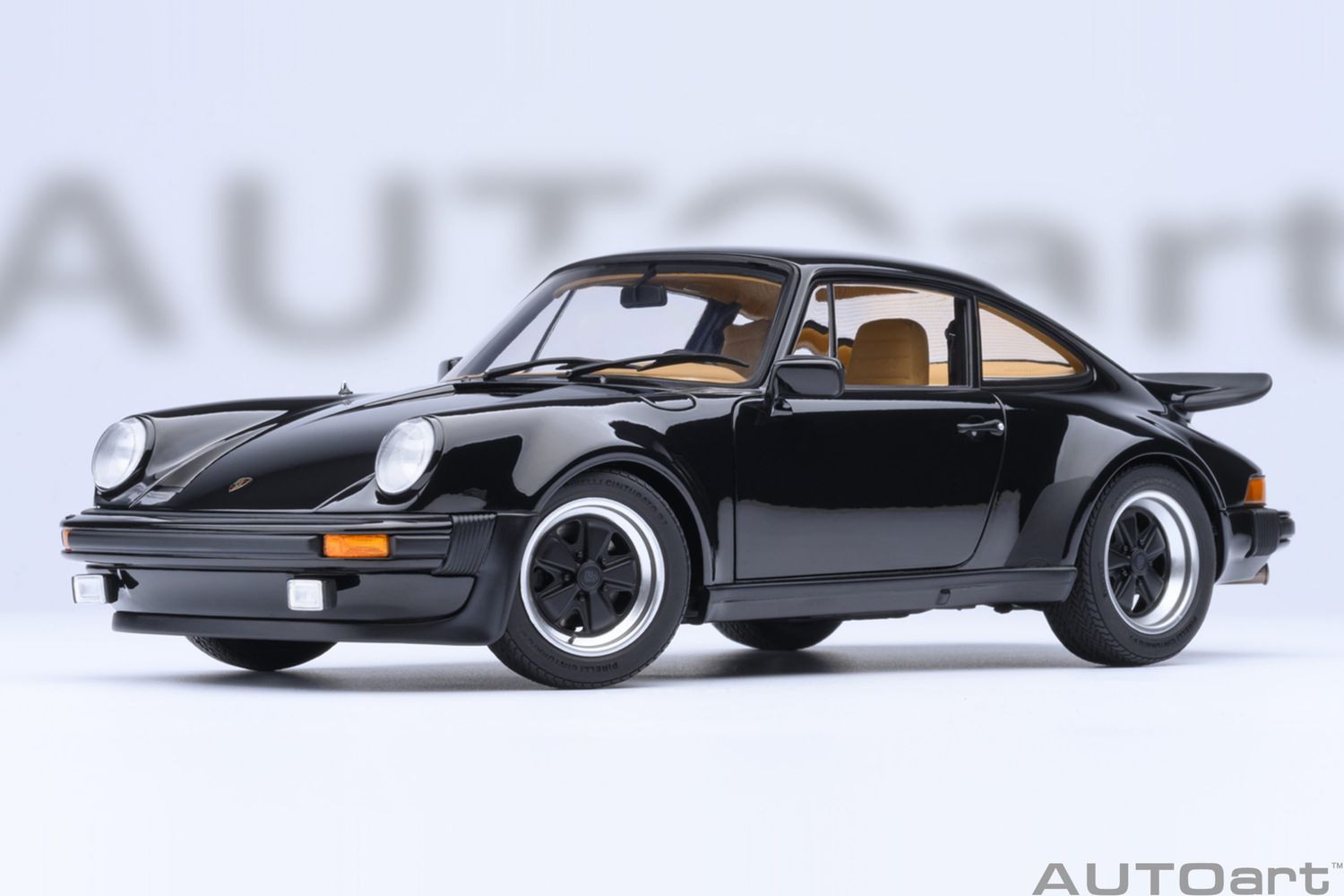 1:18 Autoart - Porsche 911 (930) Turbo 3.0 (Black)