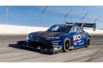 1:43 Spark - Ford Super Mustang Mach-E Pikes Peak 2025 R. Dumas – 2. Platz