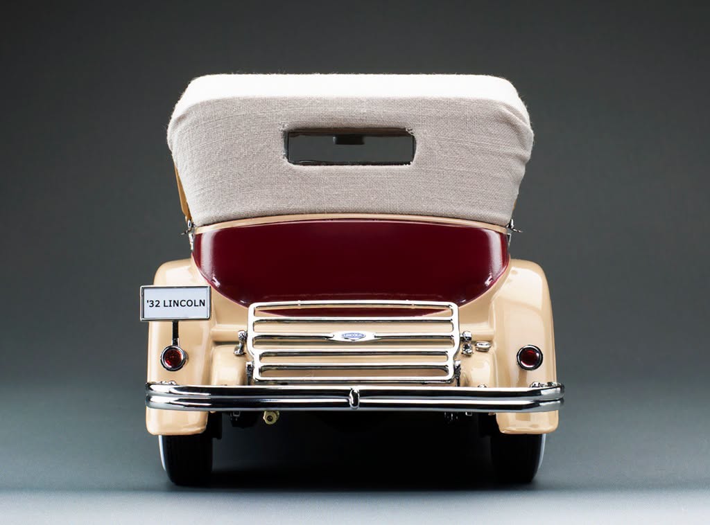 1:18 Sunstar - 1932 Ford Lincoln KB Braun