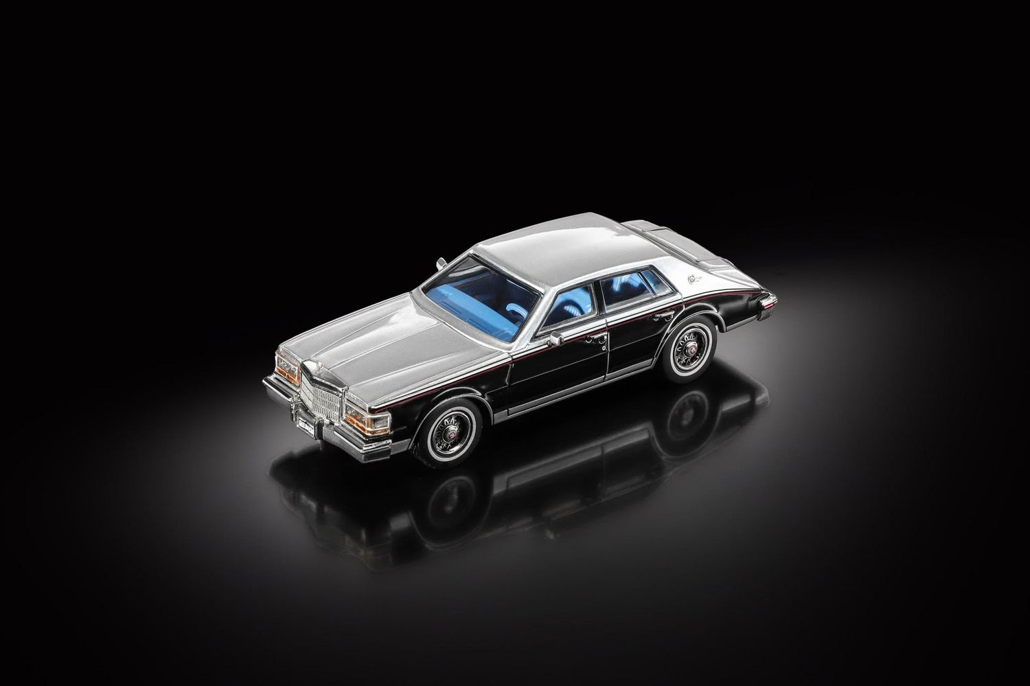1:64 Sunstar - 1980 Cadillac Seville Schwarz / Dunkelgrau