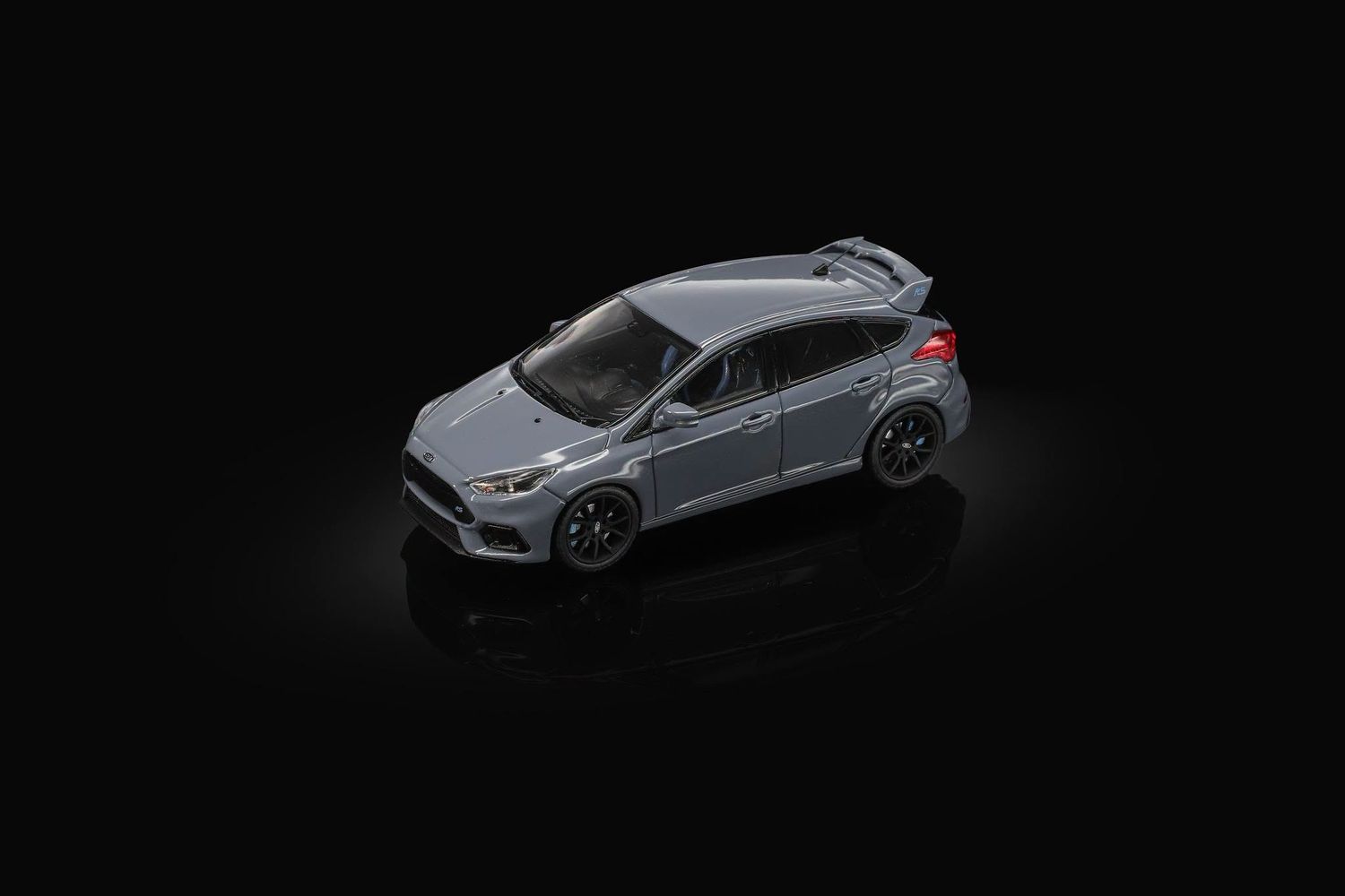 1:64 Sunstar - 2018 Ford Focus RS - Stealth Gray
