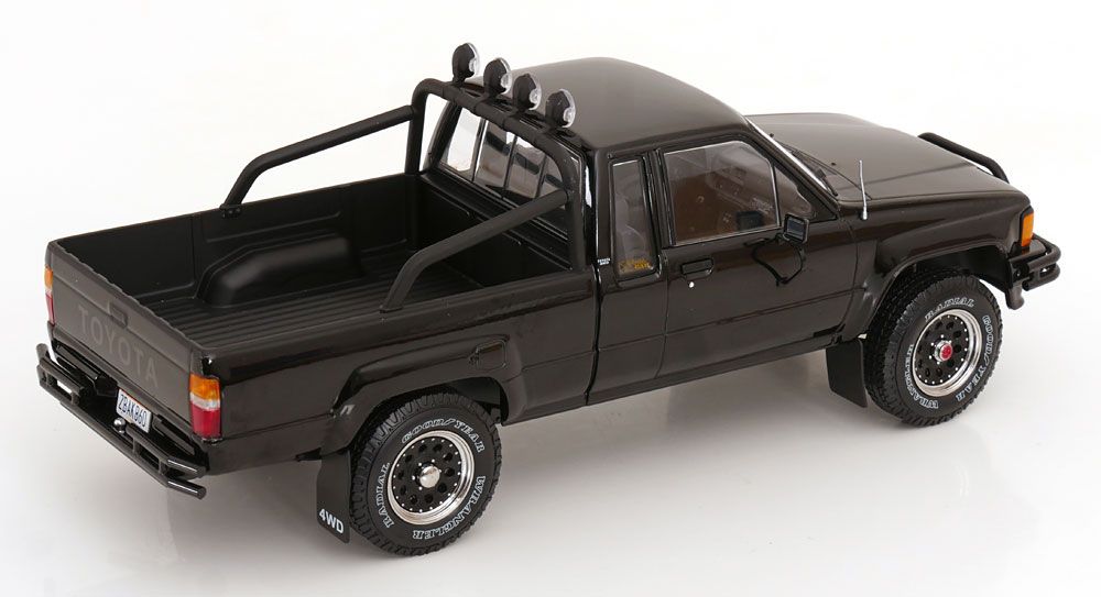 1:18 KK Scale - Toyota Truck Xtra Cab 4x4 (Hilux) Zurück in die Zukunft II 1985 schwarz