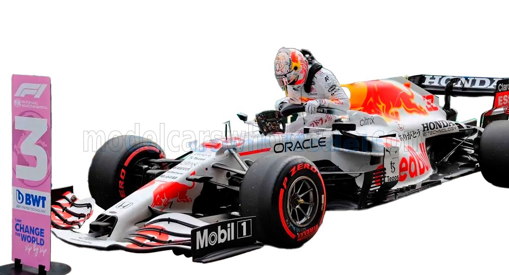 1:18 Minichamps - Red Bull Racing RB16B Honda #33 Turkish GP 2021 M. Verstappen – 2. Platz / World Champion / With Figure