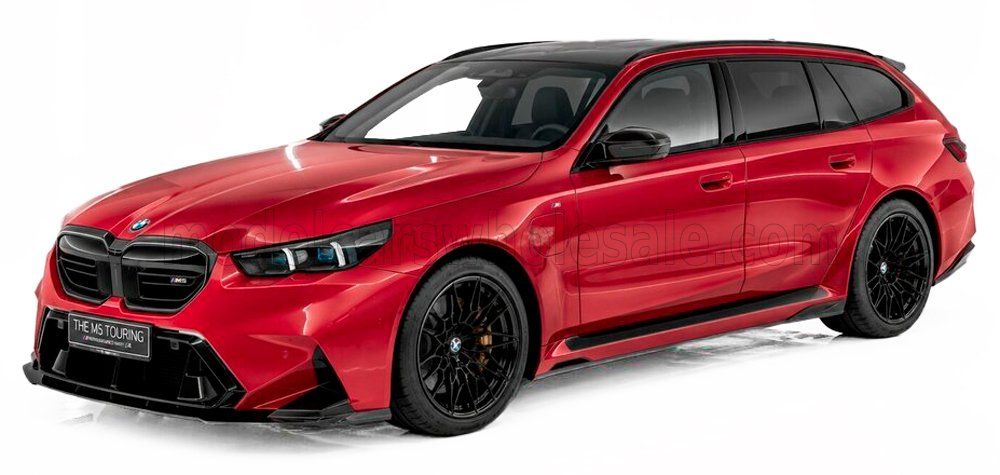 1:18 Minichamps - 2024 BMW M5 Touring Performance Parts Red