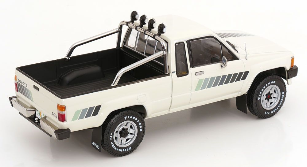 1:18 KK Scale - Toyota Truck Xtra Cab 4x4 (Hilux) 1985 weiß