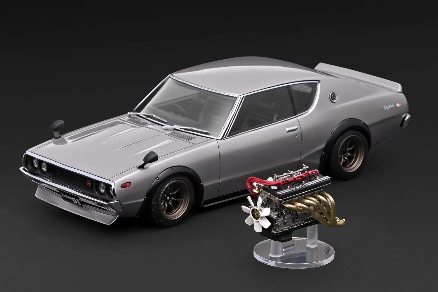 1:18 Ignition - Nissan Skyline 2000 GT-R (KPGC110) with Engine, silver