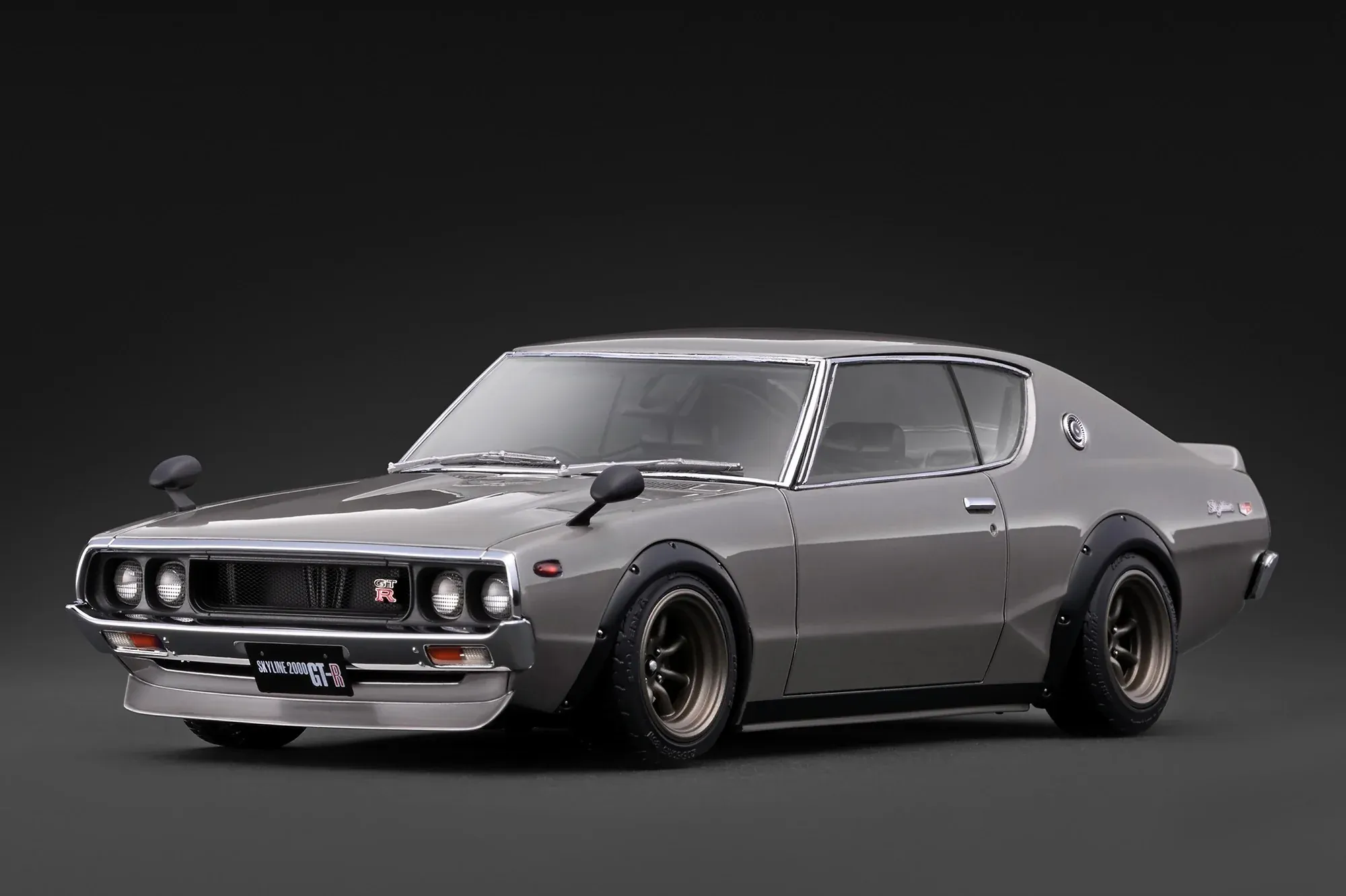 1:18 Ignition - Nissan Skyline 2000 GT-R (KPGC110) with Engine, silver